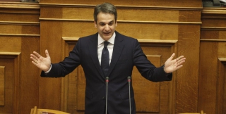 Μητσοτάκης σε Τσίπρα: Είσαι βαθιά διαπλεκόμενος πρωθυπουργός και ψεύτης