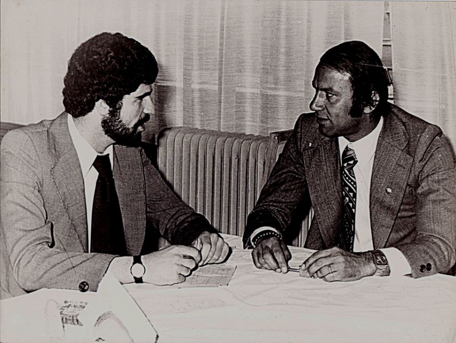 O Nτίνος Καραμητρούσης στον Hellas FM για το ντέρμπι, το τηλεφώνημα Μίτσελ και το πόρισμα του Εισαγγελέα