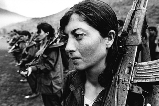 Η μάχη του Κομπανί: Εκεί που οι αντάρτες θυσιάζονται και η &quot;πολιτισμένη&quot; Δύση ατιμάζεται