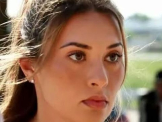 Ελληνοαμερικανίδα καθηγήτρια αντιμέτωπη με 55 κακουργηματικές κατηγορίες για σεξουαλική κακοποίηση ανήλικου μαθητή!